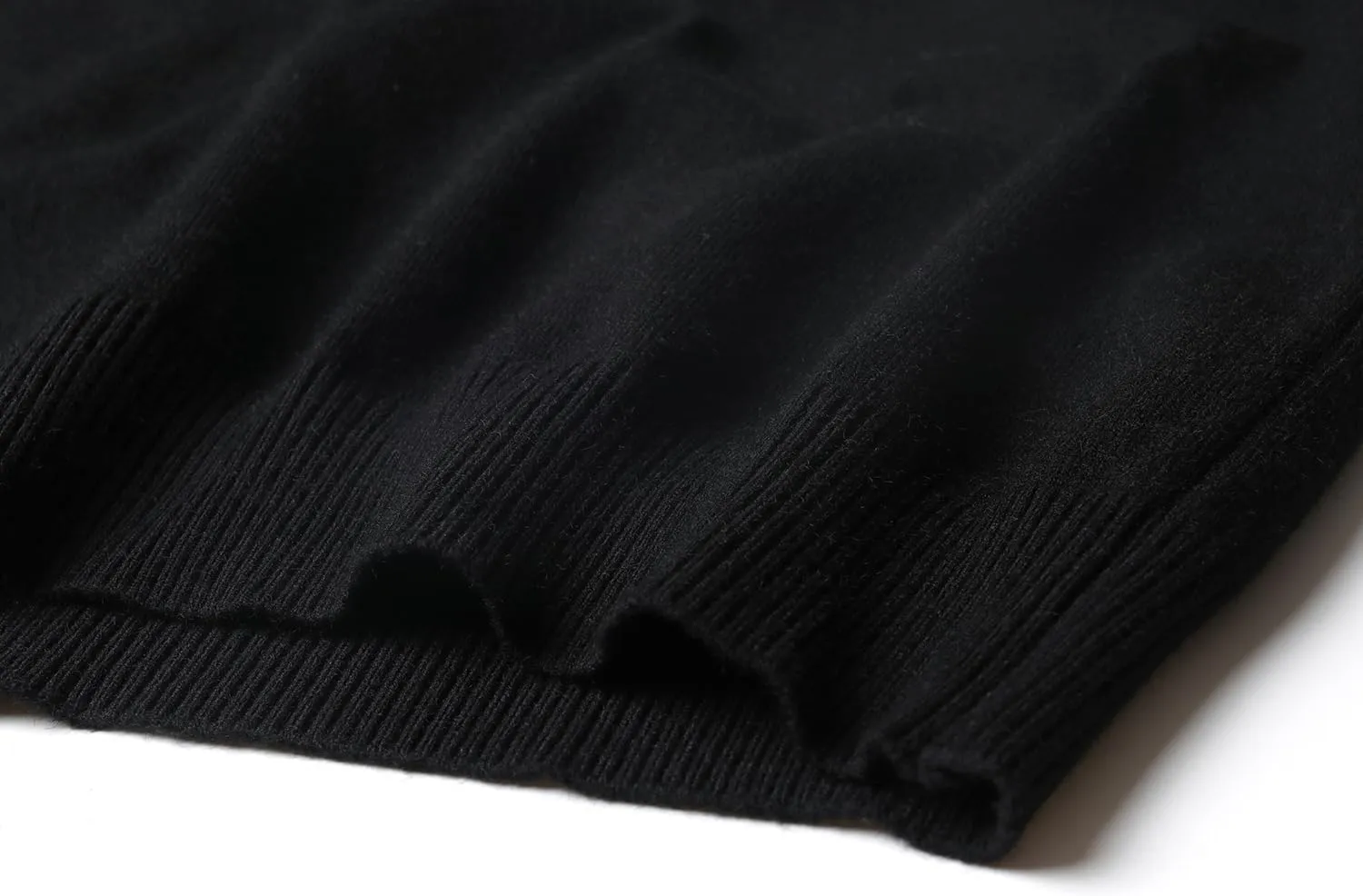 Men's Knit Sweater Fashion Pullover Soft Touch V-Neck Sweatshirt Top with Plaid or White Mock Shirt Collar