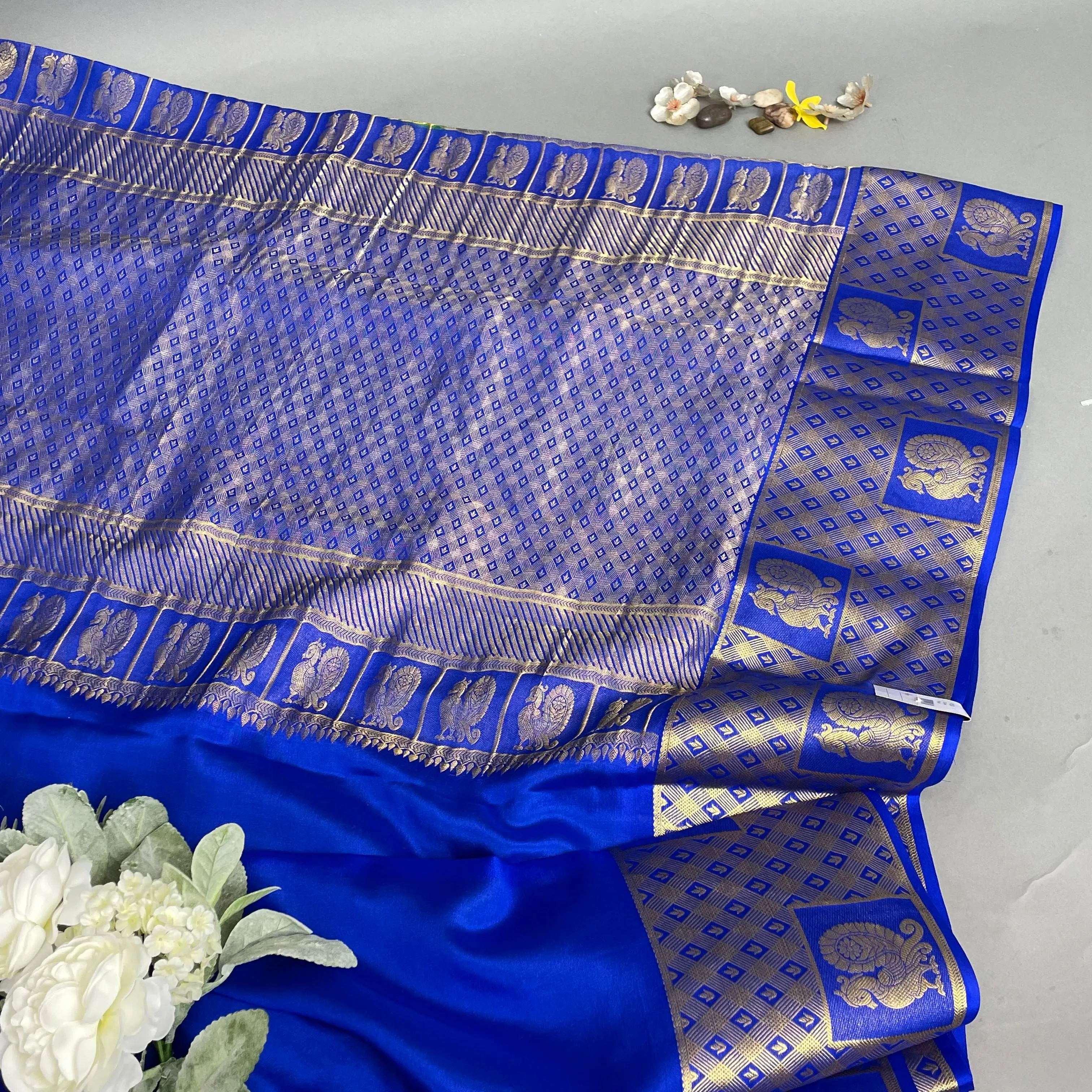 Mysore Silk Saree- Green With Contrast Blue (Attached Blouse Material)